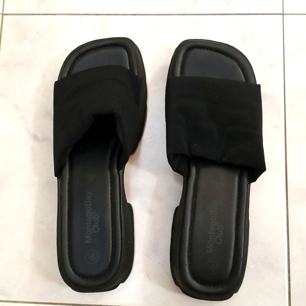 Woman's  Sandals NWOT